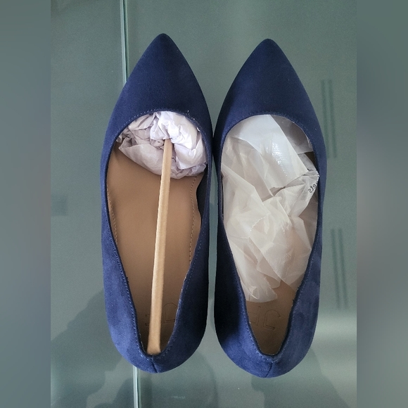 NWT Khloy Nice Blue Suede Pumps Size 7 - Picture 3 of 7